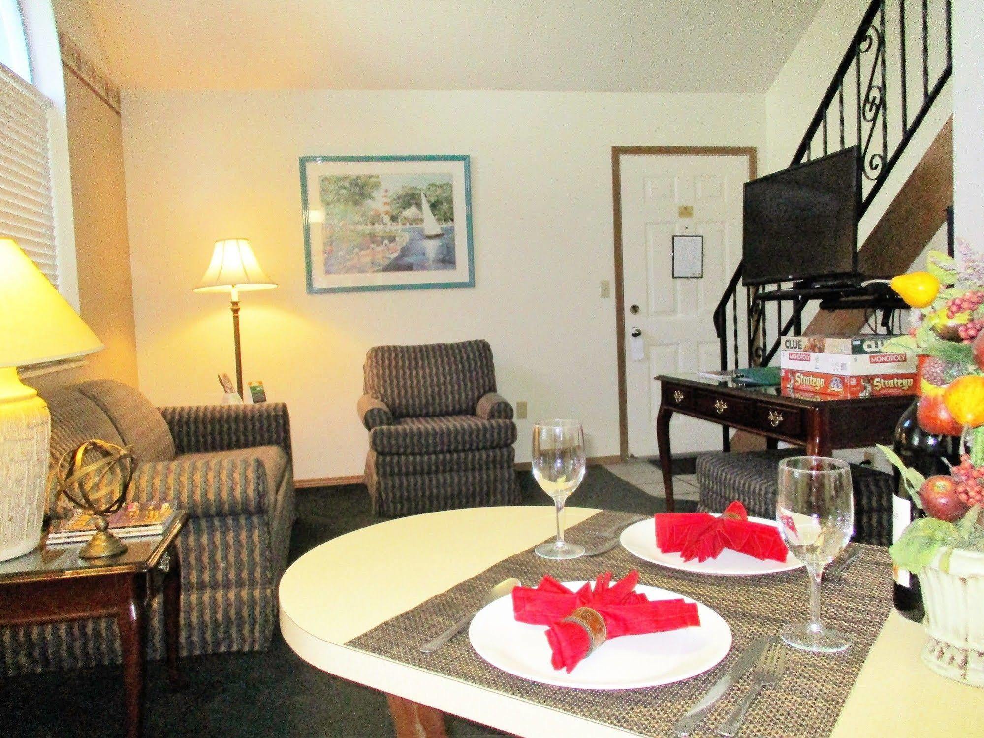 Turning Leaf Townhome Suites Aparthotel 4*